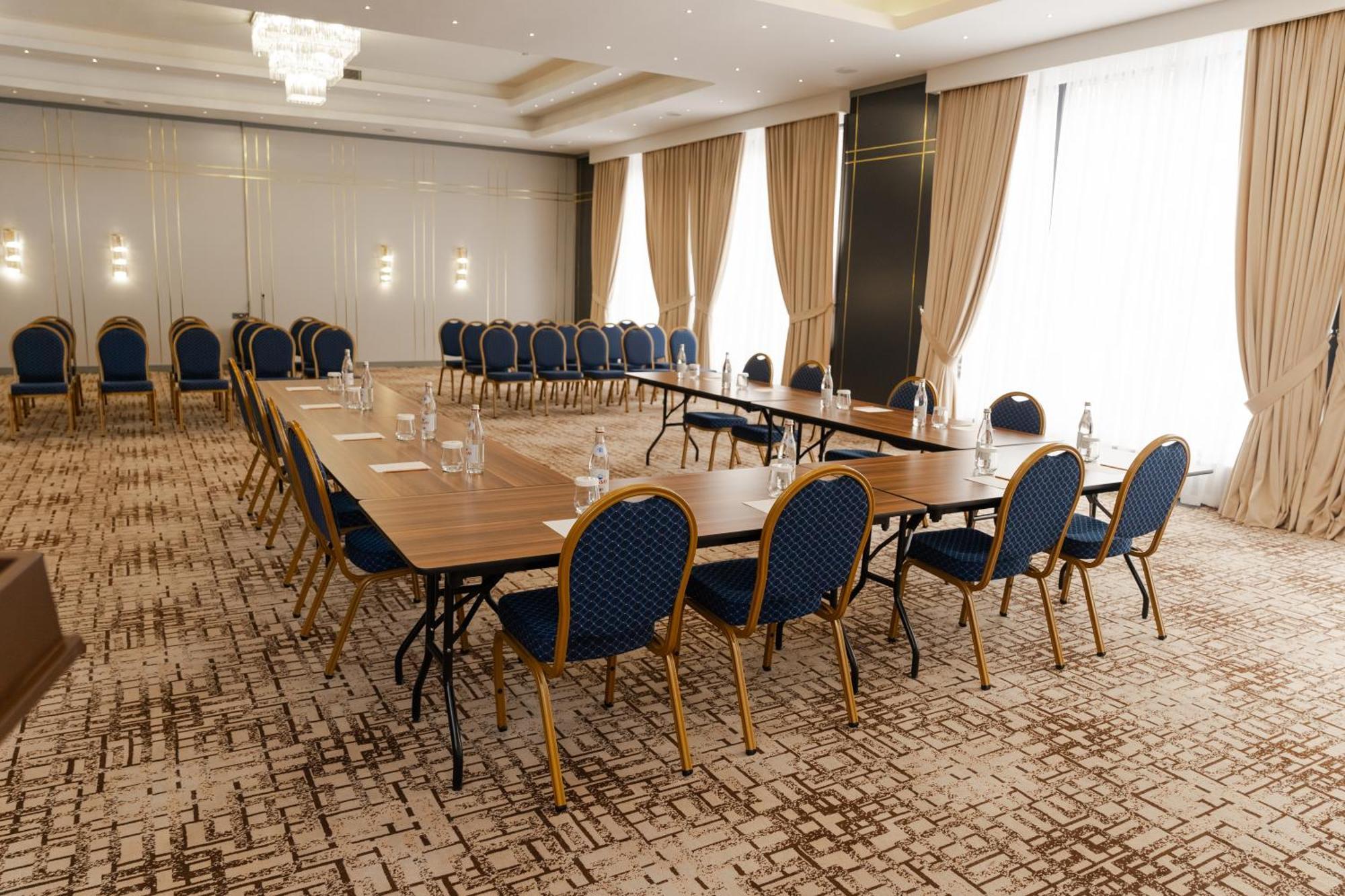 Park Dedeman Almaty Hotel Exterior photo